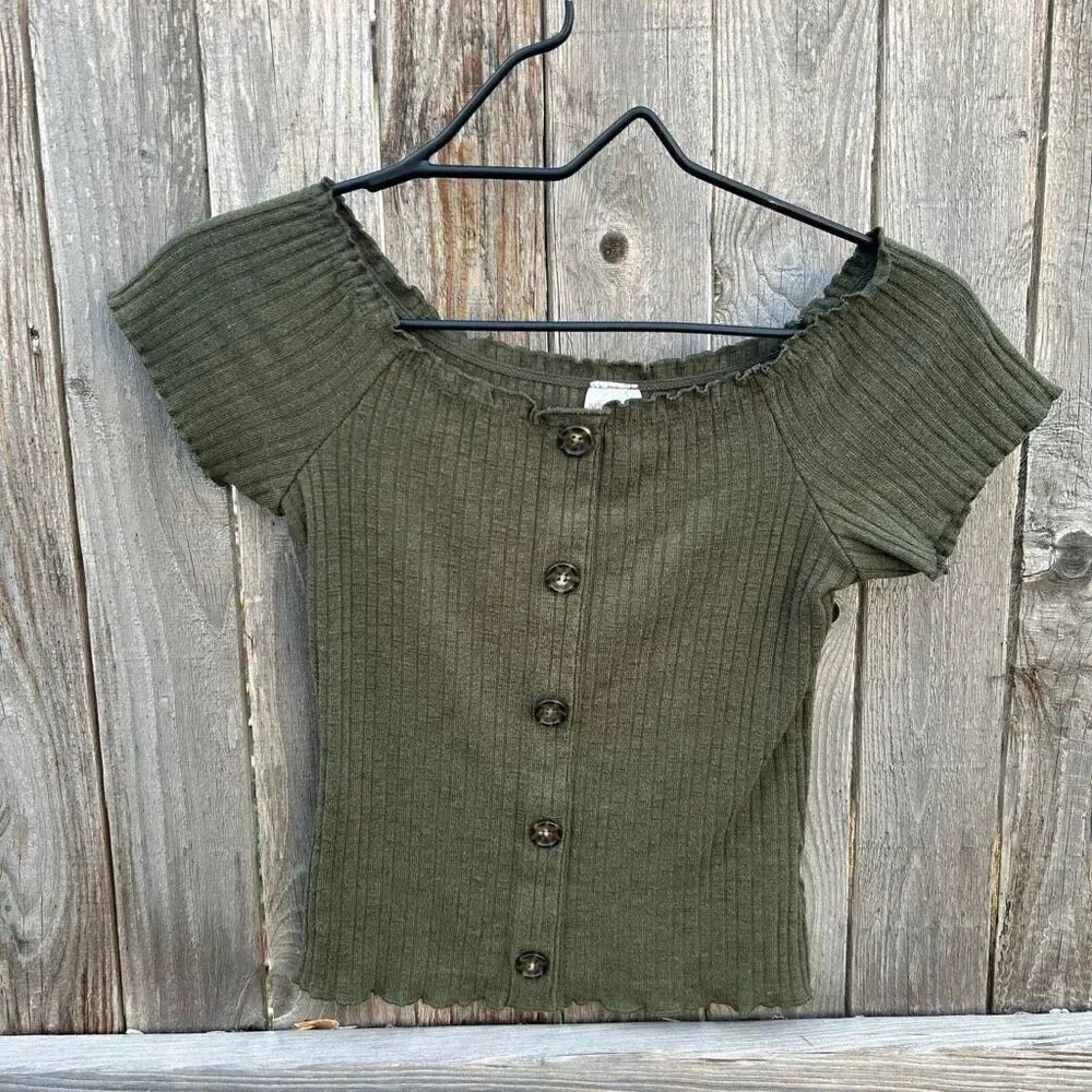 No Boundaries tshirt ribbed shirt sleeve size small